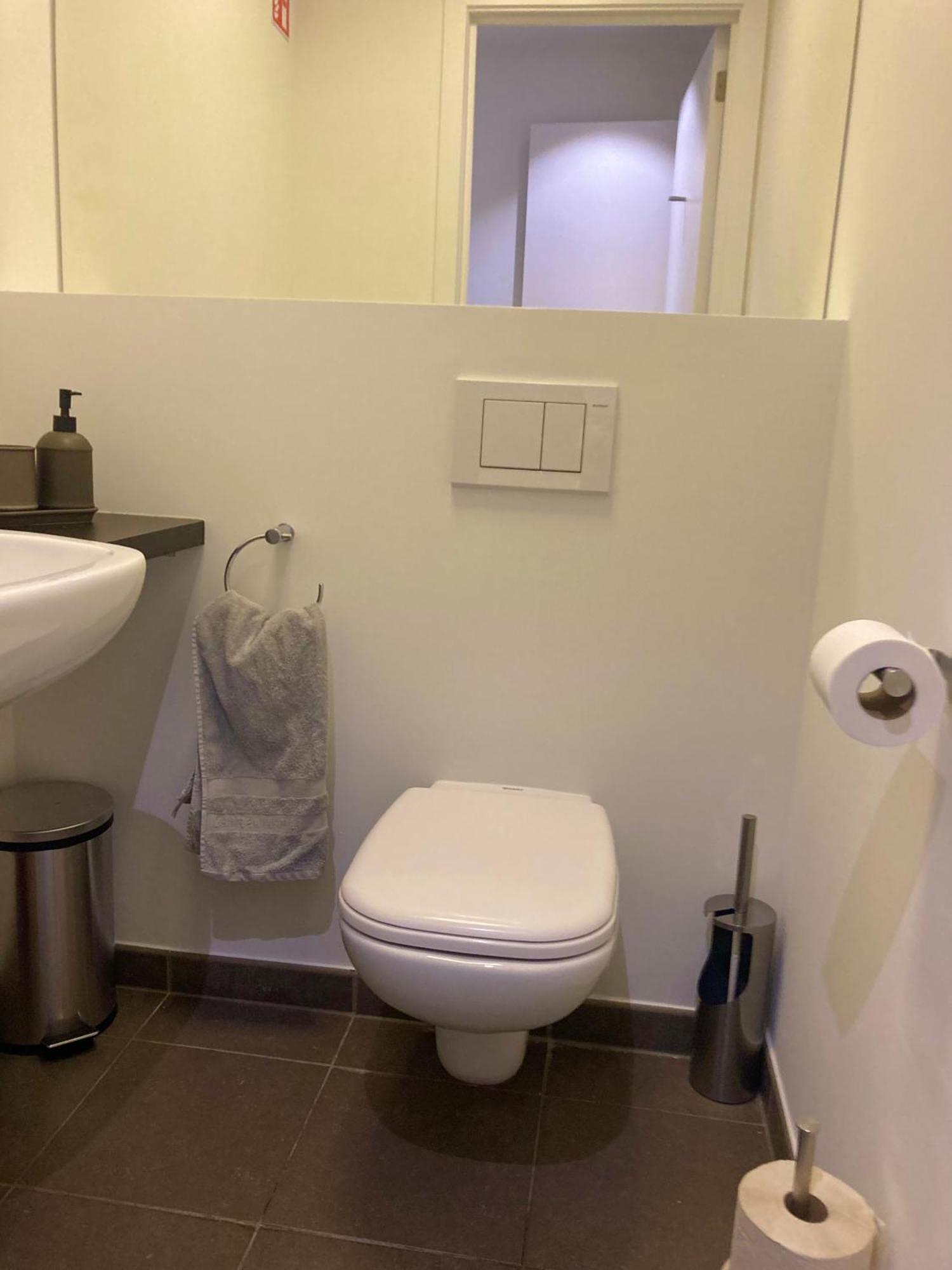 London Tower Apartments - แอนต์เวิร์ป ห้อง รูปภาพ